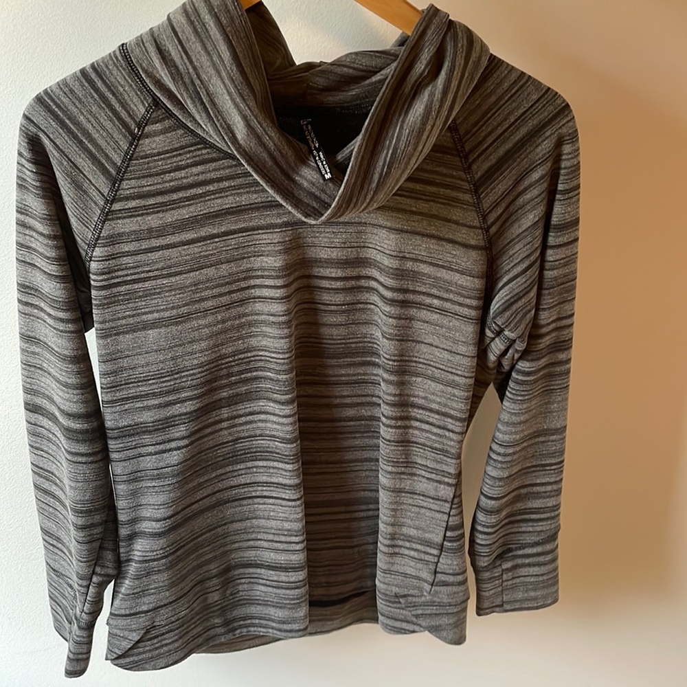 Kuhl long sleeve top.
